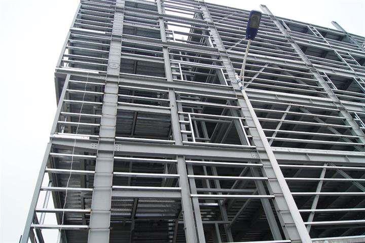 灯塔高层钢结构的支撑布置与构造需要符合哪些规范